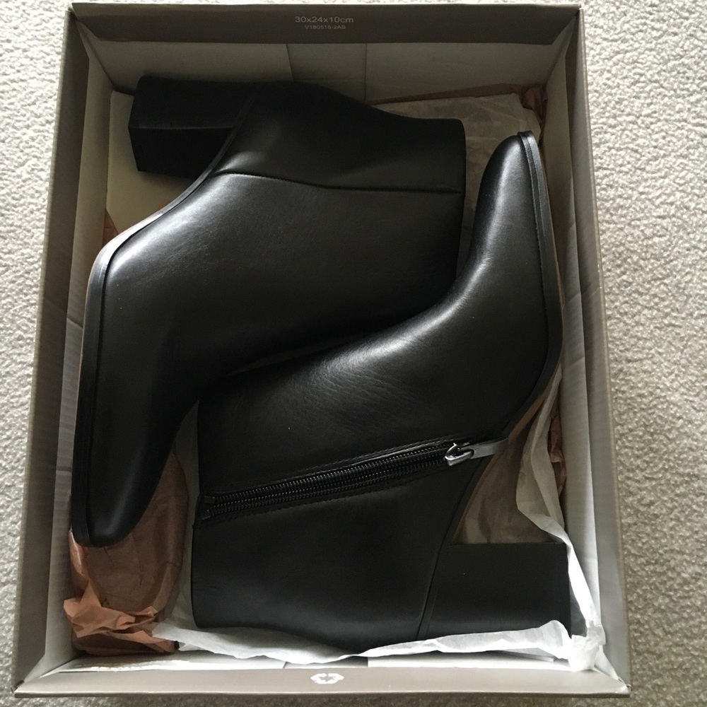 Franco Sarto Izzy Ankle Boots